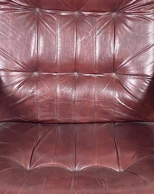 Red Leather and Chrome Armchair-QFU-1749482