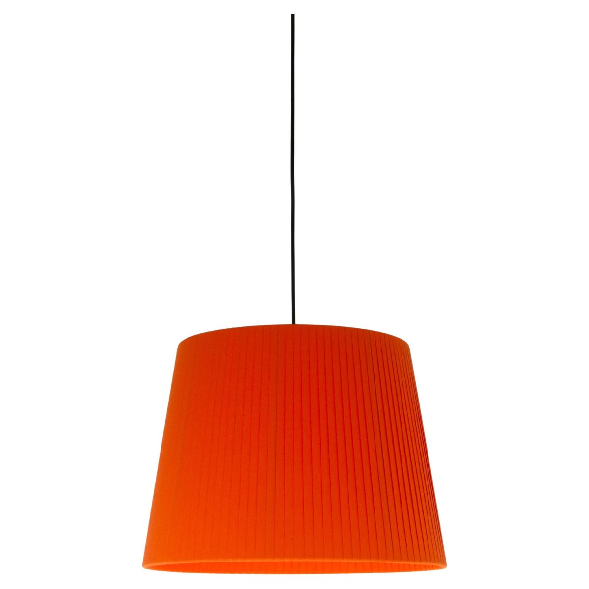 Red Sísísí Cónicas Gt3 Pendant Lamp by Santa & Cole