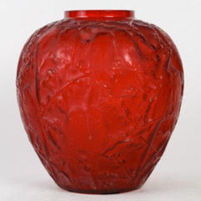 Red Tinted Parakeet Vase by René Lalique, 1919-DFB-1821870