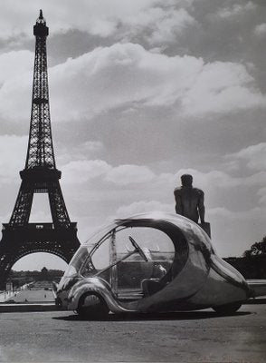 Robert Doisneau Paul Arzens' "Electric Egg" in front of the Eiffel Tower 1980-ICD-971990