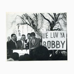 Robert Kennedy during his election campaign - Photo by Robert Grossman - 1968 1968-ZCI-758612