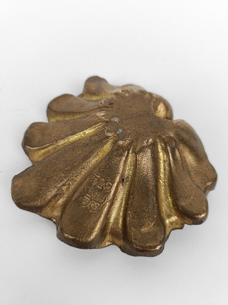 Rococo Style Sculptural Shell-Shaped Ashtray in Gilded Bronze, Italy, 1970s