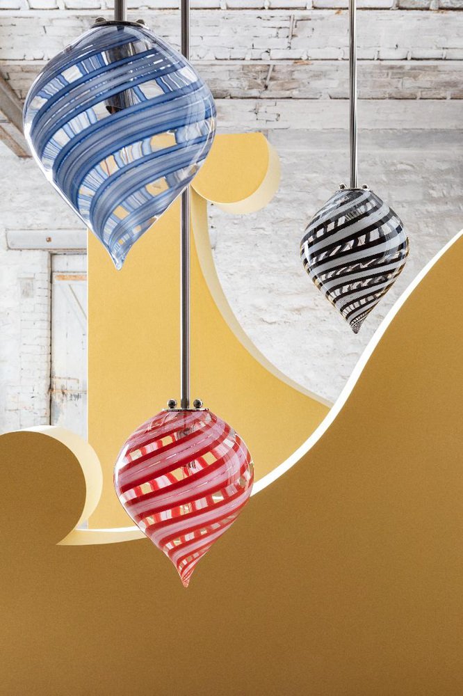 Rosa Rosso Pendant Balloon Canne by Magic Circus Editions