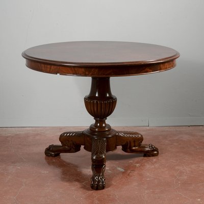 Round Center Table in Walnut with Three Victorian Style Carved Feet-RAQ-2034149