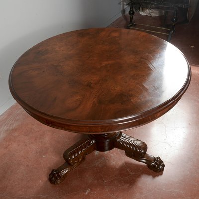 Round Center Table in Walnut with Three Victorian Style Carved Feet-RAQ-2034149