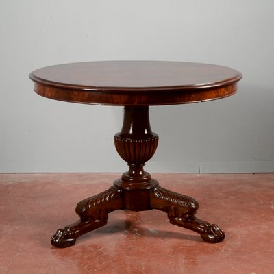 Round Center Table in Walnut with Three Victorian Style Carved Feet-RAQ-2034149