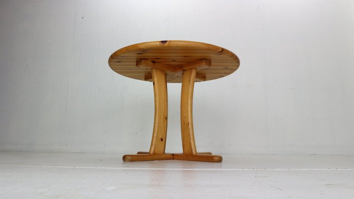 Round Pinewood Dinning Table in the style of Rainer Daumiller, Denmark, 1970s-DT-2026160