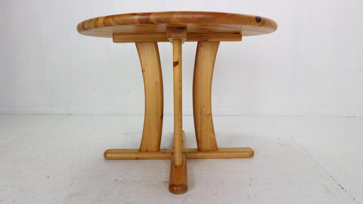 Round Pinewood Dinning Table in the style of Rainer Daumiller, Denmark, 1970s-DT-2026160