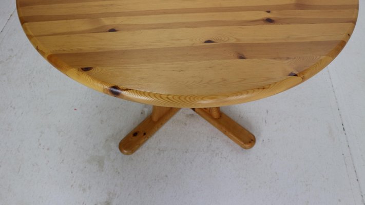 Round Pinewood Dinning Table in the style of Rainer Daumiller, Denmark, 1970s-DT-2026160