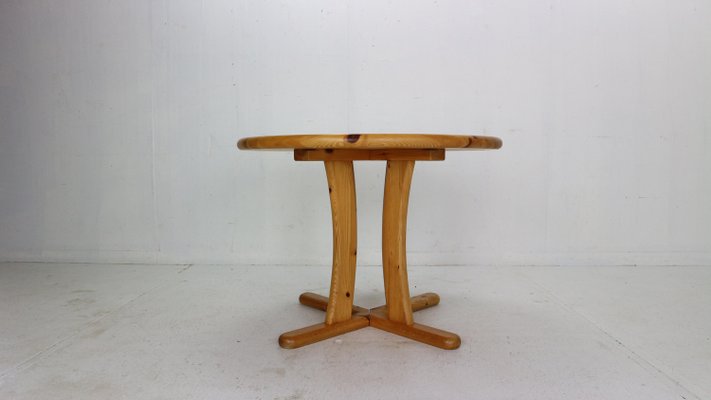 Round Pinewood Dinning Table in the style of Rainer Daumiller, Denmark, 1970s-DT-2026160