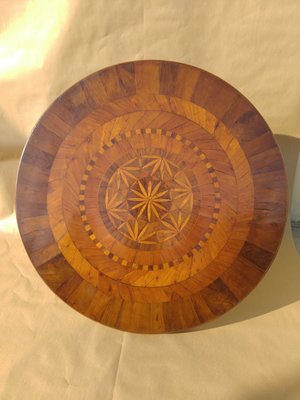 Round Table-KIM-1058002