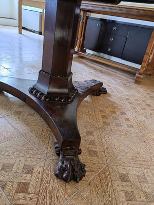 Round Table in Rosewood with Lion's Leg Foot, Late 1700s-ZFY-1732122