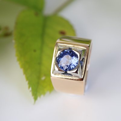 Sapphire 18 Karat Yellow Gold Tank Signet Ring, 1940s-OLU-1743325