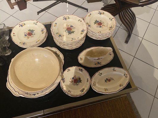 Sarreguemines Floral Plates Service, Set of 35-TEP-1807524