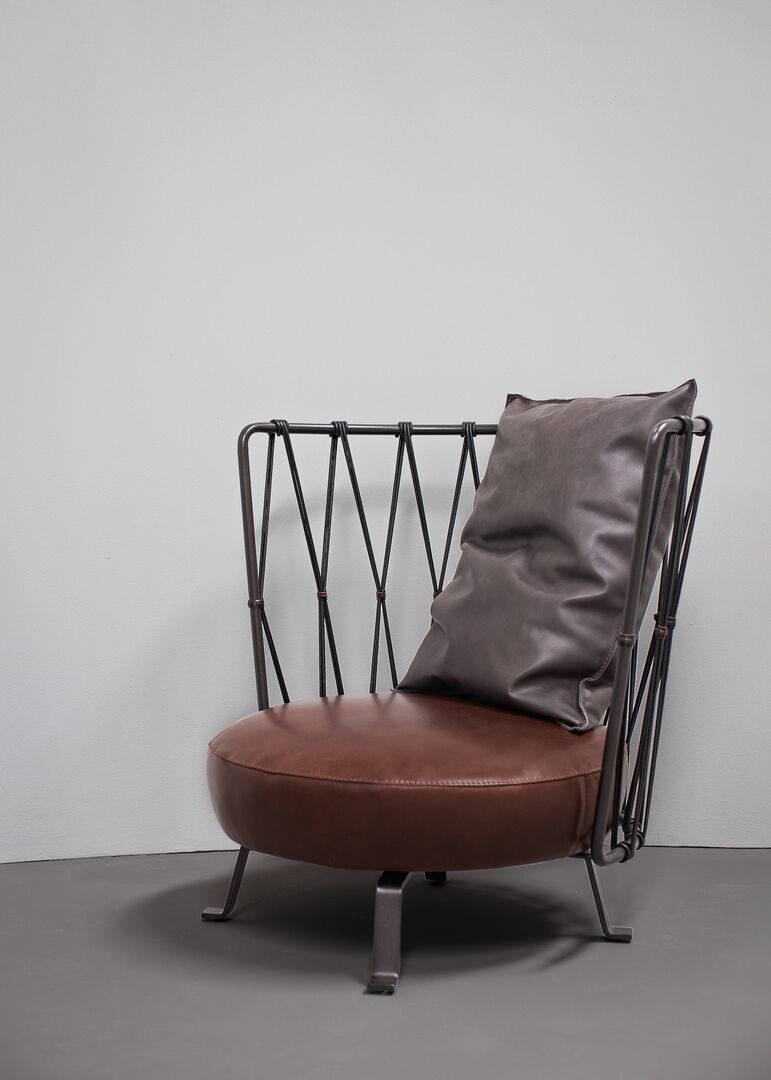 Pedro Armchair — Baxter