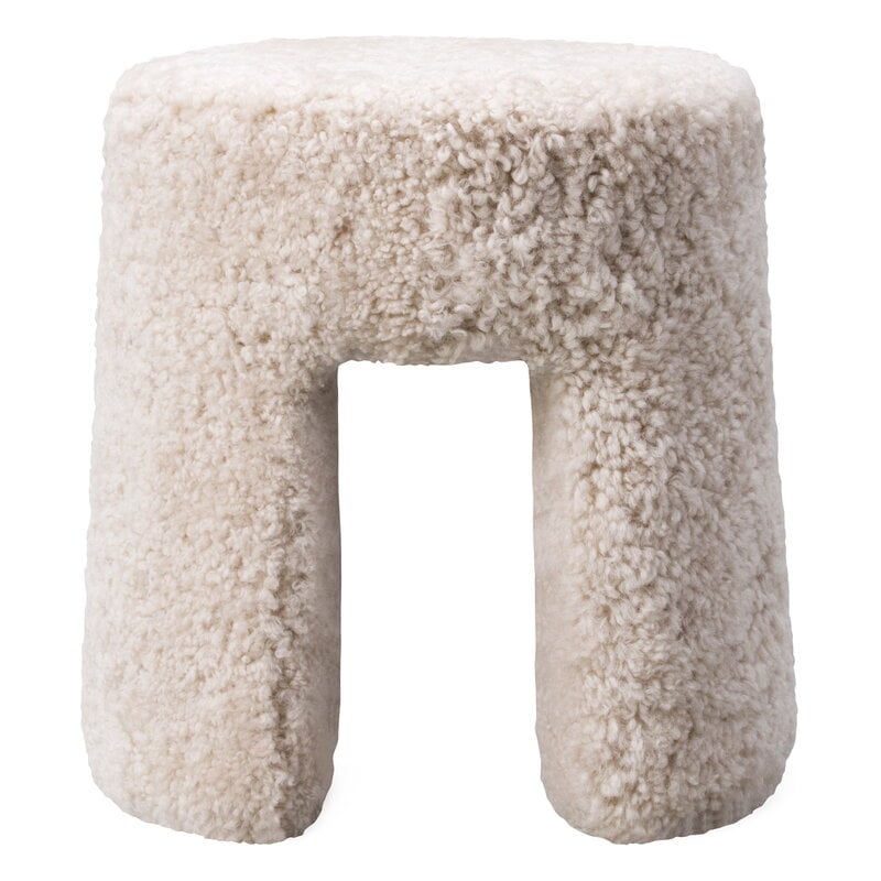 Sequoia pouf by Fredericia #sheepskin Moonlight #