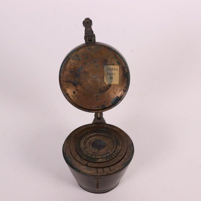 Scale with Nuremberg Weights-VMM-1042611