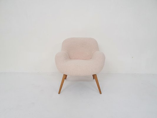 Scandinanvian Modern Lounge Chair in Boucle, Denmark, 1960s-ZO-1297764