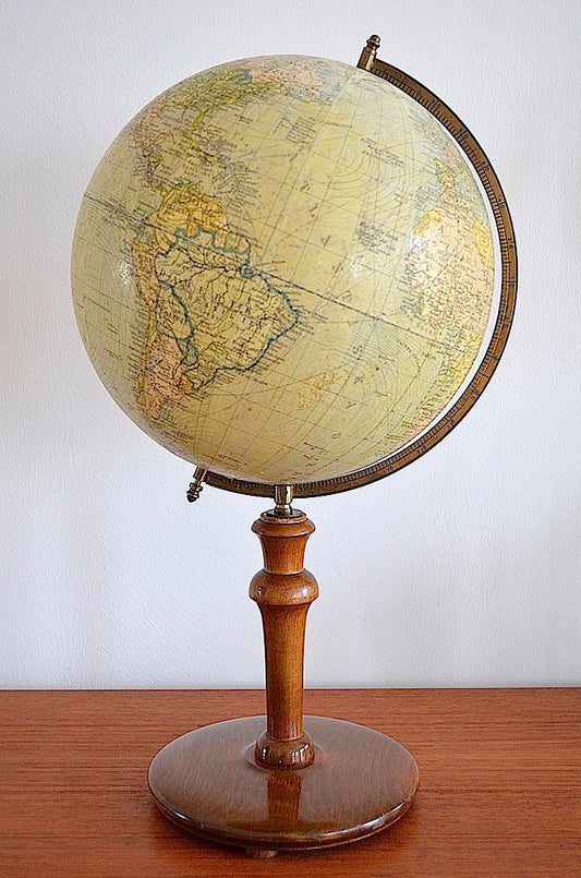 Scandinavian Globe by Dr. Neuse Stockholm for Jordglob, 1910s