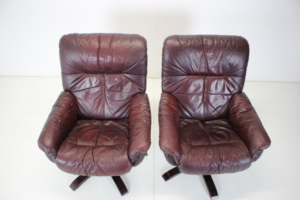 Scandinavian Leather Swivel Chairs with Footrest, 1970s, Finland, Set of 3-TZ-1117898