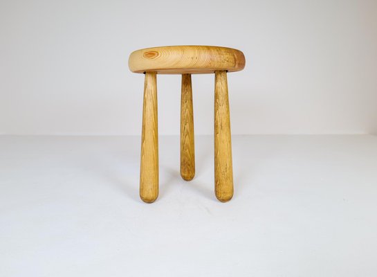 Scandinavian Modern Sculptural Stool Pine, Sweden, 1970s-UYK-1216763