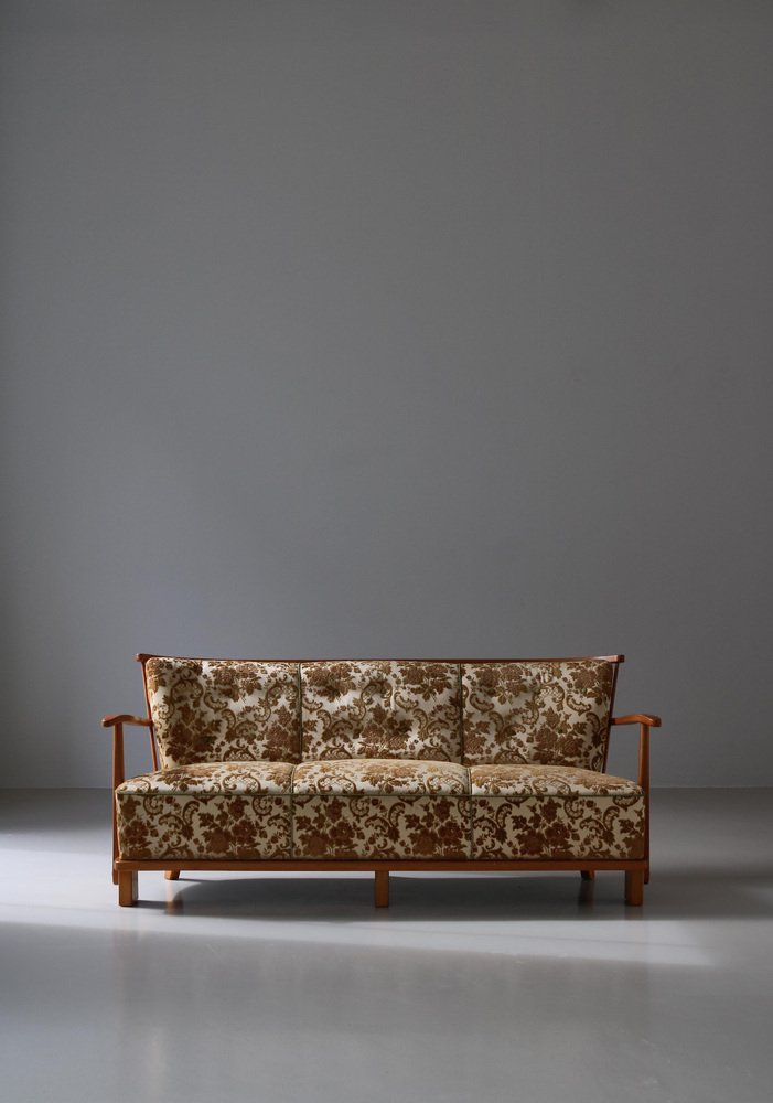 Scandinavian Modern Sofa Model 1590 in Elm attributed to Fritz Hansen, 1940s