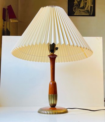 Scandinavian Modern Table Lamp in Walnut and Brass, 1950s-LCR-1034748