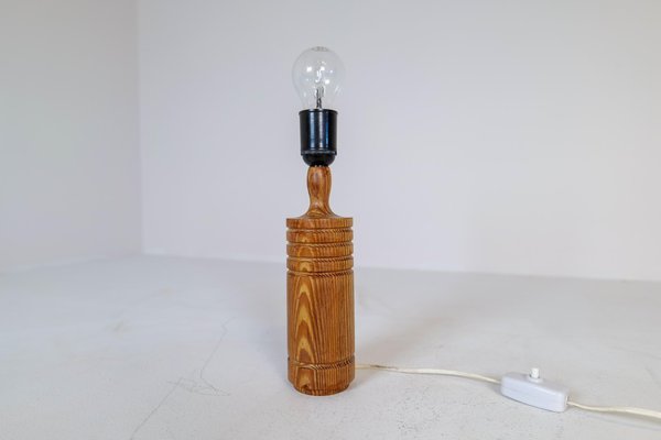 Scandinavian Sculptural Table Lamp in Pine, 1970s-UYK-1300667