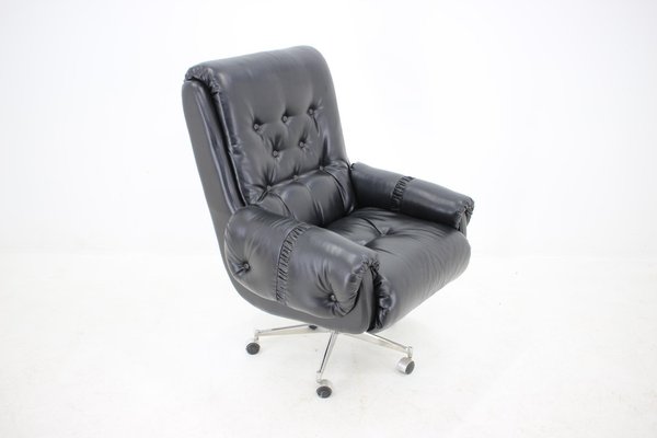 Scandinavian Style Leather Office Swivel Armchair, 1970s-TZ-1232037