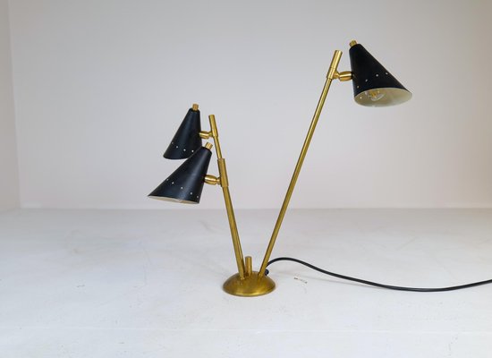 Sculpture Italian Modern Brass and Metal Table Lamp in the style of Stilnovo, 1980s-UYK-1371217