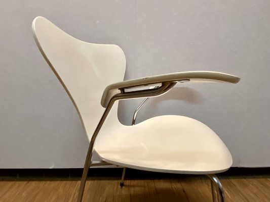 Series 7 Model 3207 Chair by Arne Jacobsen for Fritz Hansen-PYR-1800548