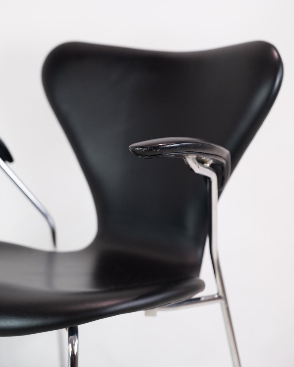 Series Seven Chair Model 3207 with Black Leather by Arne Jacobsen for Fritz Hansen, 2000s