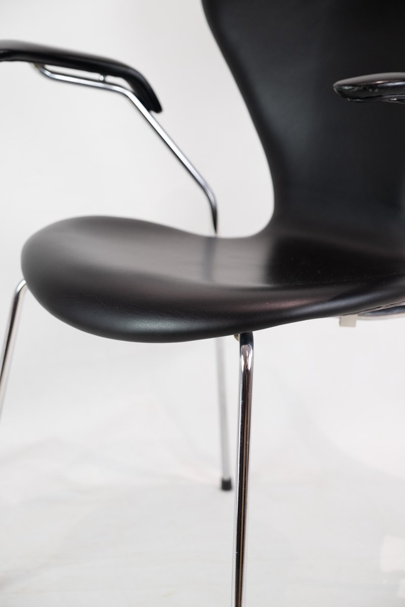 Series Seven Chair Model 3207 with Black Leather by Arne Jacobsen for Fritz Hansen, 2000s