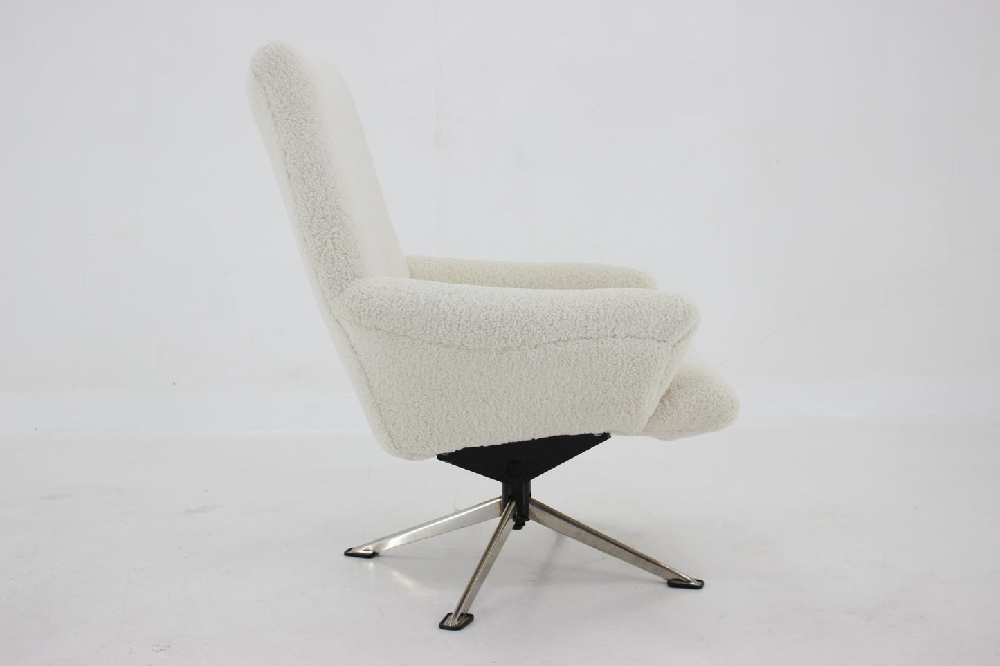 Sheepskin Swivel Armchair from Miroslav Navratil, Czechoslovakia, 1960s