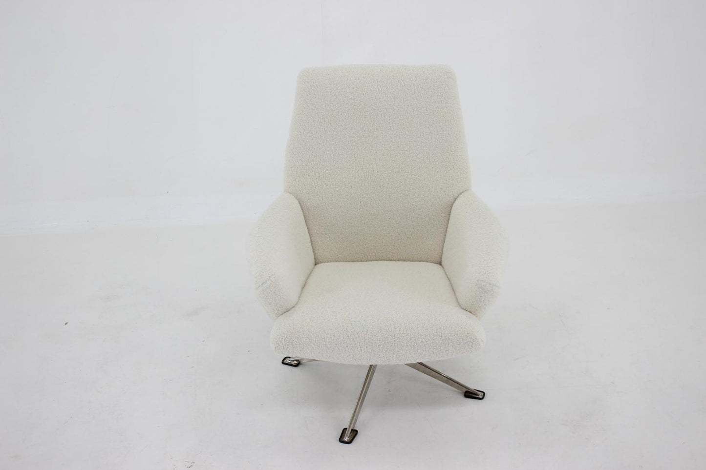 Sheepskin Swivel Armchair from Miroslav Navratil, Czechoslovakia, 1960s