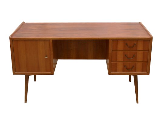 Side Table in Walnut, 1950s-PF-1784010