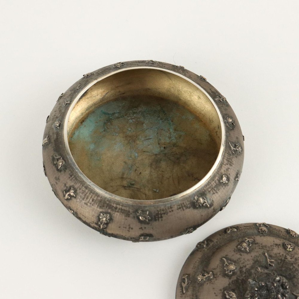 Silver Box with Flower Motif from Giani