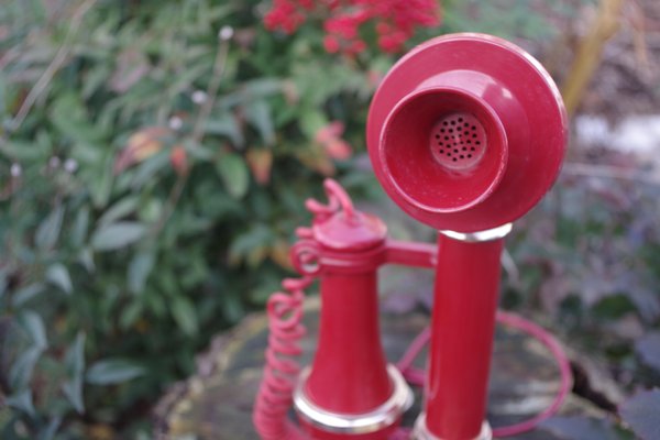 Sip Candle Phone in Red Plastic-KNM-847381