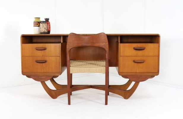 Slaidburn Desk from Beithcraft, 1960s-FYZ-2040911