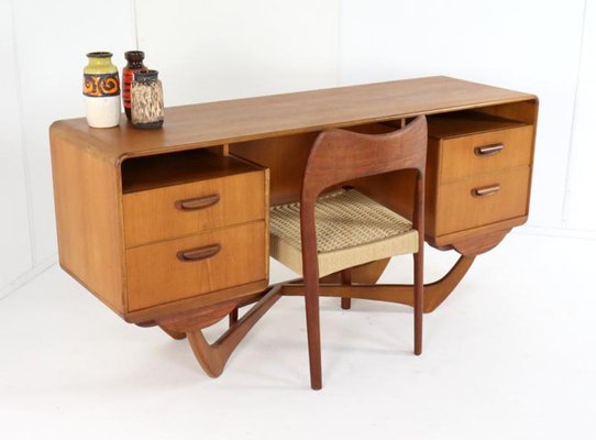 Slaidburn Desk from Beithcraft, 1960s-FYZ-2040911