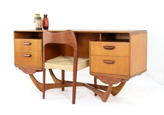 Slaidburn Desk from Beithcraft, 1960s-FYZ-2040911