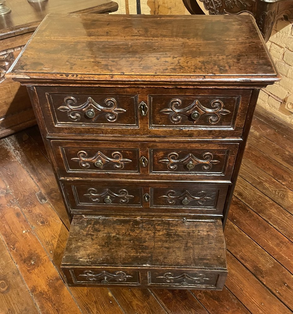 Small 17th Century Italian Walnut Chest of Drawers-HPU-1702529