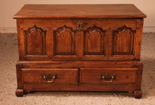 Small 18th Century English Chest in Oak