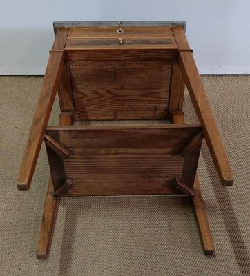 Small 19th Century Walnut Living Room Table-RVK-1117463