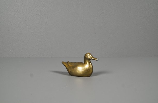 Small Brass Duck Hand Charm-VLO-1259424