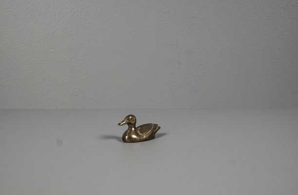 Small Brass Duck Hand Charm-VLO-1259421