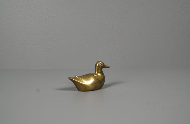 Small Brass Duck Hand Charm-VLO-1259424