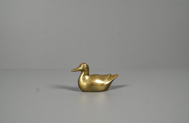 Small Brass Duck Hand Charm-VLO-1259424