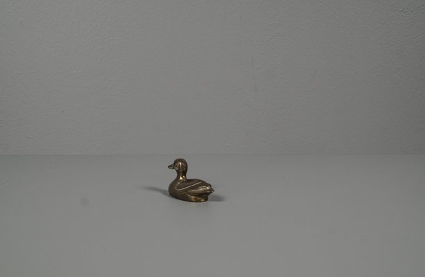 Small Brass Duck Hand Charm-VLO-1259421