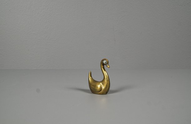 Small Brass Swan Hand Charm-VLO-1259419